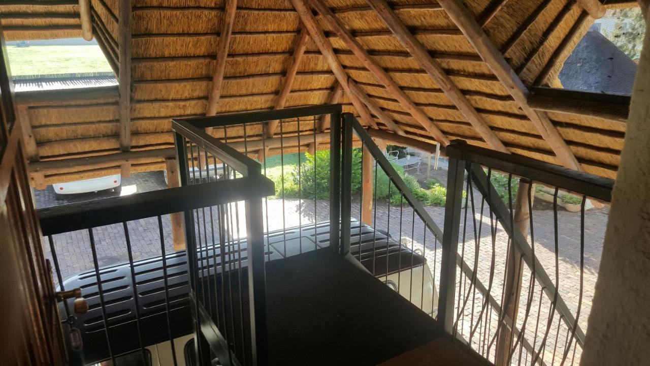12 On Vaal Drive Guesthouse Vanderbijlpark Exterior foto