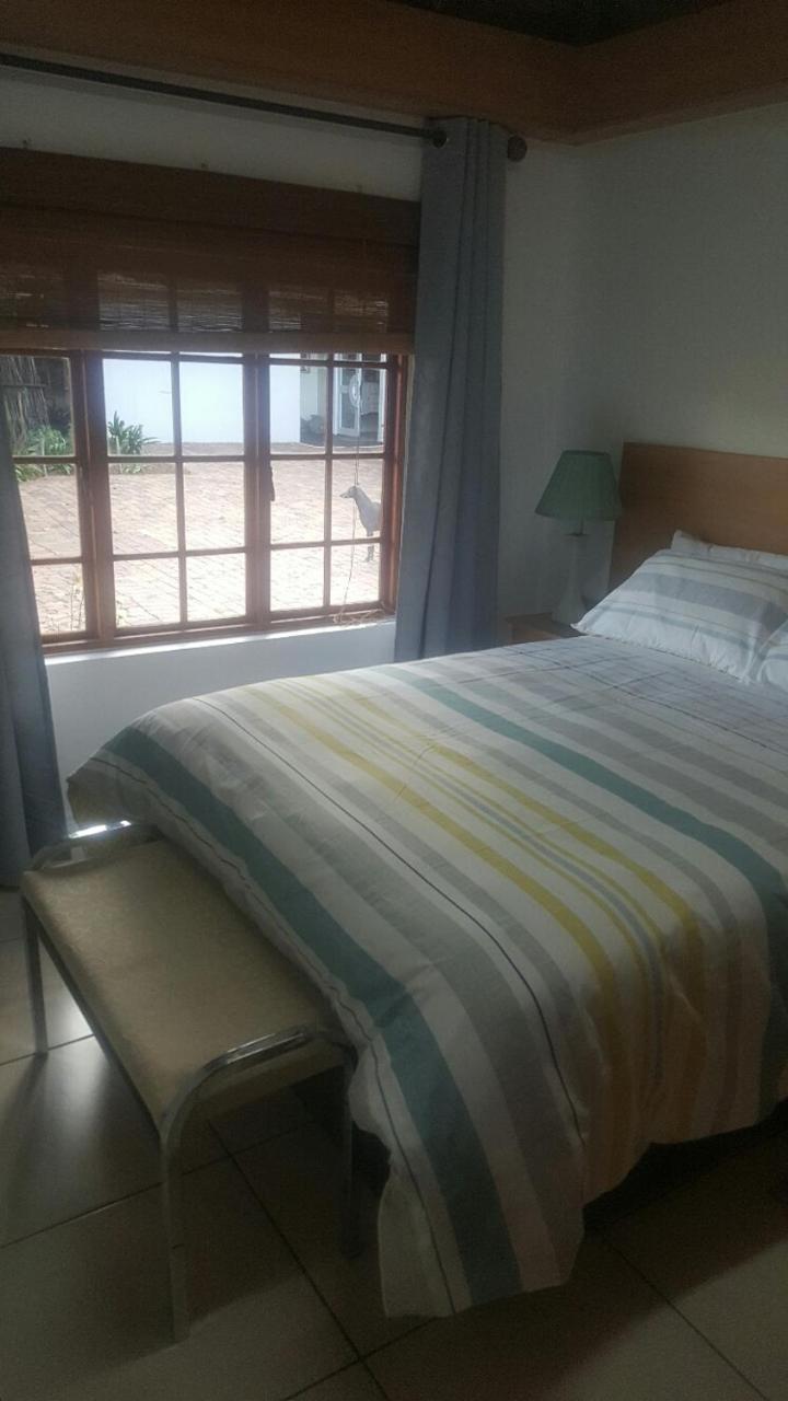 12 On Vaal Drive Guesthouse Vanderbijlpark Exterior foto